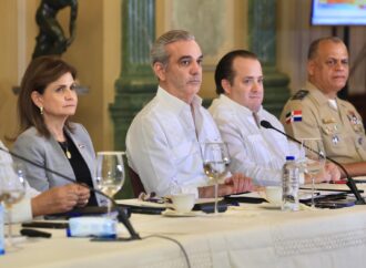 Presidente Abinader dispone suspensión de la docencia y las labores en los sectores público y privado por 48 horas en el Gran Santo y litoral Sur por tormenta Melissa