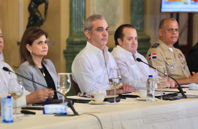 Presidente Abinader dispone suspensión de la docencia y las labores en los sectores público y privado por 48 horas en el Gran Santo y litoral Sur por tormenta Melissa