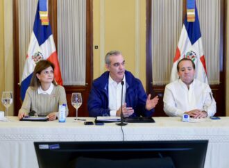 Presidente Abinader mantiene suspensión de labores y de docencia este jueves para el Gran Santo Domingo y provincias en alerta roja