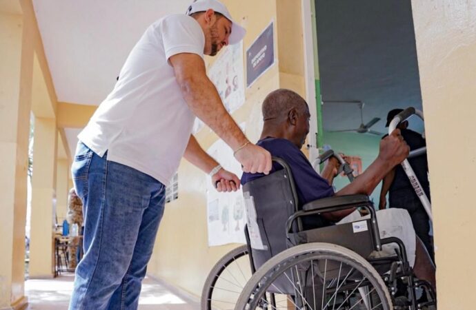CONADIS confirma sillas de ruedas, muletas, bastones y andadores se entregan personalmente a los usuarios con diagnóstico médico
