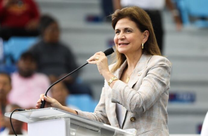 Raquel Peña y ministro Bonilla entregan Pabellón de Halterofilia Dr. José Joaquín Puello en el Parque del Este