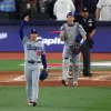 Yamamoto lanza una joya y empata la Serie Mundial