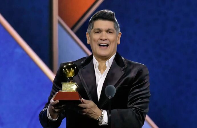 Eddy Herrera gana Latin Grammy al mejor álbum merengue/bachata por «Novato apostador»