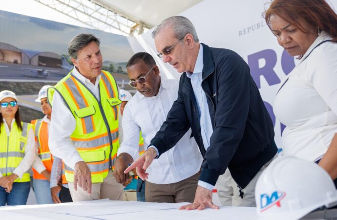 Presidente Abinader supervisa avances del Aeropuerto Doméstico El Granero del Sur, San Juan