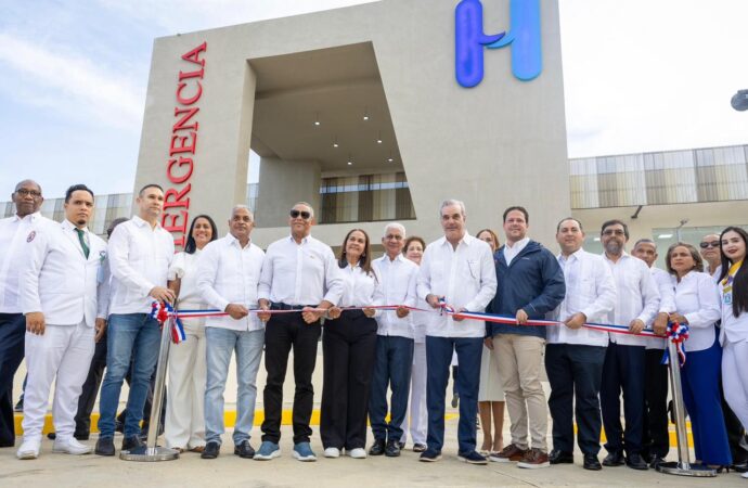 Presidente Abinader entrega moderno Hospital Regional Universitario Dr. Ángel María Gatón con 329 camas, que transforma la atención en salud en el Nordeste