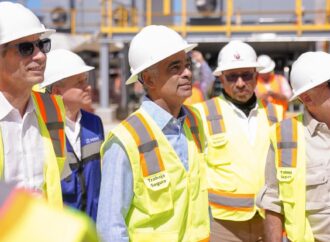 Ministro Joel Santos verifica avances construcción planta Energía 2000