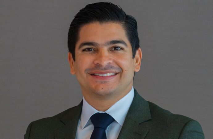 Presidente Abinader ordena reestructuración del Sistema Integrado de Transporte y designa a Jhael Isa Tavárez como nuevo director de la OPRET – Decreto núm. 652-25