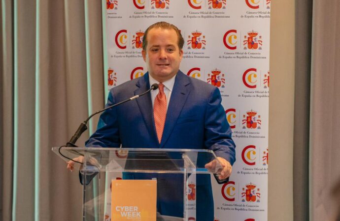 Paliza destaca aumentos salariales históricos, avances en transparencia y fortaleza de la relación España–RD