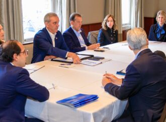 Presidente Abinader inicia agenda en San José con reunión bilateral con el CEO de MySilicon Compass, Ian Steff