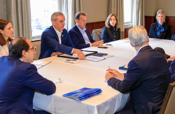 Presidente Abinader inicia agenda en San José con reunión bilateral con el CEO de MySilicon Compass, Ian Steff