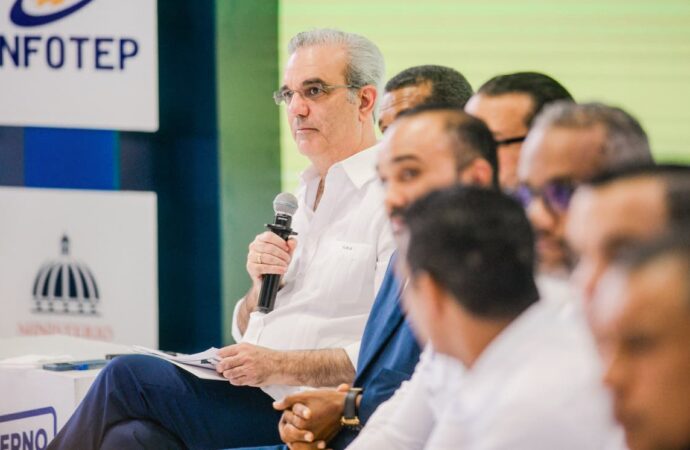 Presidente Abinader anuncia anheladas soluciones a problemas de alcantarillado, agua potable y electricidad en Higüey
