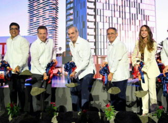 Presidente Abinader marca el inicio del mayor polo de inversión de SDE, con el primer palazo del City Center by Lady Lee