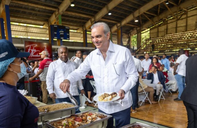 Presidente Abinader lanza el Bono Navideño 2025 para 2.6 millones de dominicanos