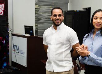 Atletas olímpicos imparten charla “Activa tu Espíritu Olímpico” a estudiantes del ITLA