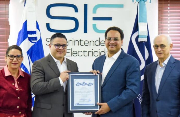 Certificaciones ISO posicionan a la Superintendencia de Electricidad como referente nacional en calidad, cumplimiento y lucha contra el soborno