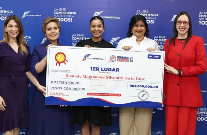 ProCompetencia premia a estudiantes y profesionales en su concurso nacional de ensayos