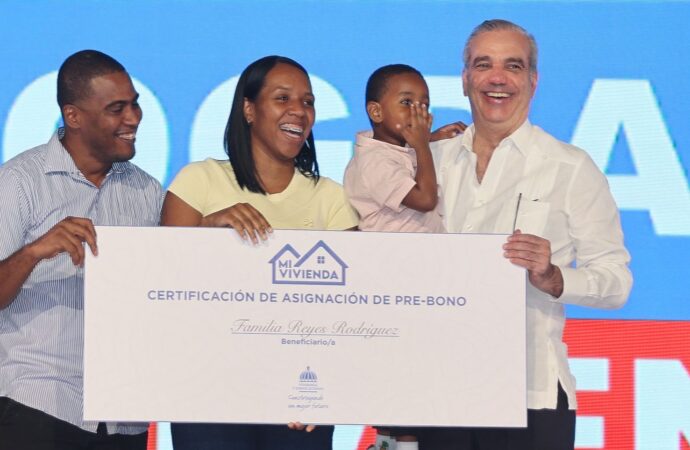 Presidente Abinader relanza programa Mi Vivienda, que proyecta más de 8,300 apartamentos para beneficiar a 25,000 dominicanos de ingresos medios y bajos