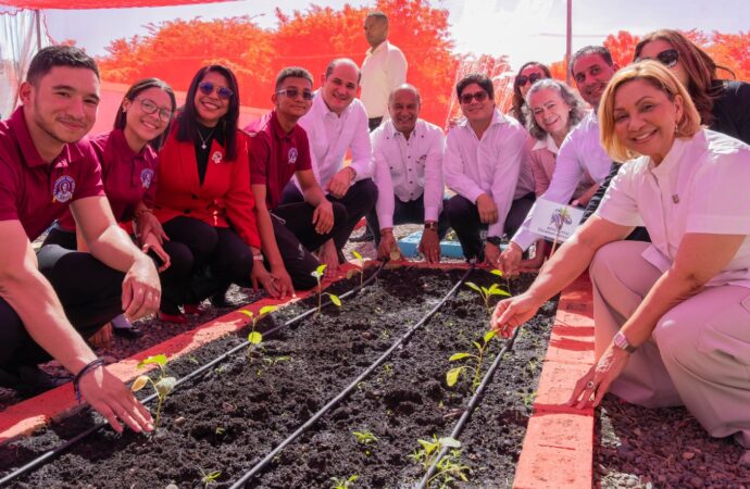 El INABIE inaugura cocinas y huertos escolares construidos en seis escuelas de San Juan con el apoyo técnico de la FAO