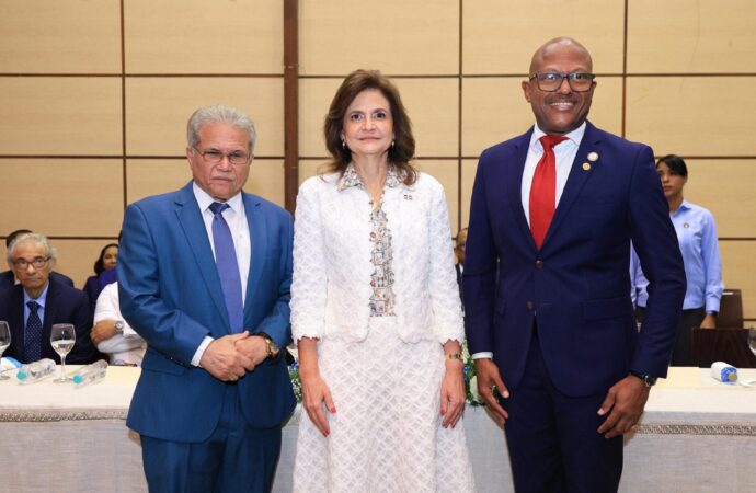 Raquel Peña acompaña al CMD en renovación de su directiva