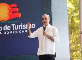 Presidente Abinader resalta valor histórico, turístico y comunitario del Parque Submarino La Caleta