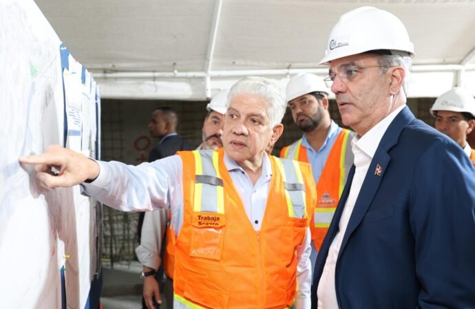 Presidente Abinader realiza visita de supervisión al túnel bajo la Plaza de la Bandera