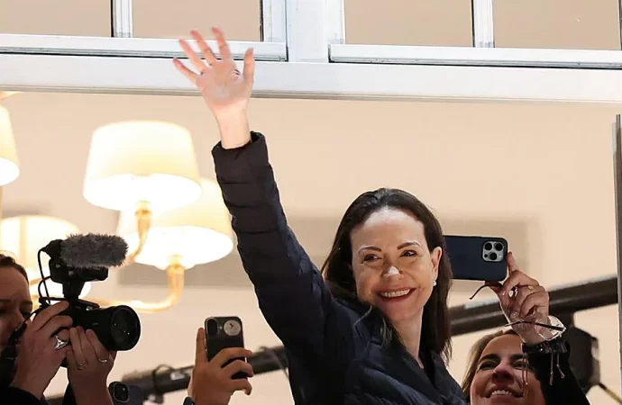 María Corina Machado llega finalmente a Oslo y se reúne con su familia tras más de un año en la clandestinidad