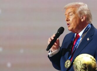 Presidente Donald Trump recibe el primer Premio de la Paz de la FIFA