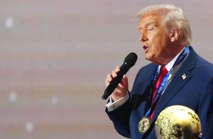 Presidente Donald Trump recibe el primer Premio de la Paz de la FIFA
