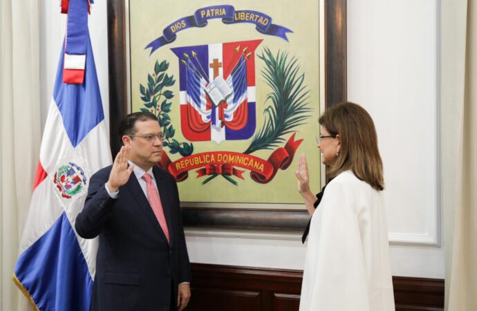 Raquel Peña deja juramentado a Eduardo Sanz Lovatón como ministro de Industria, Comercio y Mipymes