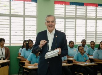 Presidente Luis Abinader da seguimiento a la docencia de Educación Moral, Cívica y Ética Ciudadana