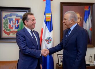 Ministro Andrés Bautista juramenta a Víctor Ito Bisonó al frente del Ministerio de Vivienda