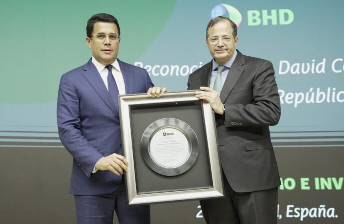 BHD reconoce en Fitur labor de ministro David Collado en favor del turismo