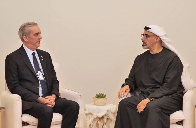 Presidente Abinader sostiene audiencia con el príncipe heredero de Abu Dhabi y concluye agenda en Emiratos Árabes Unidos