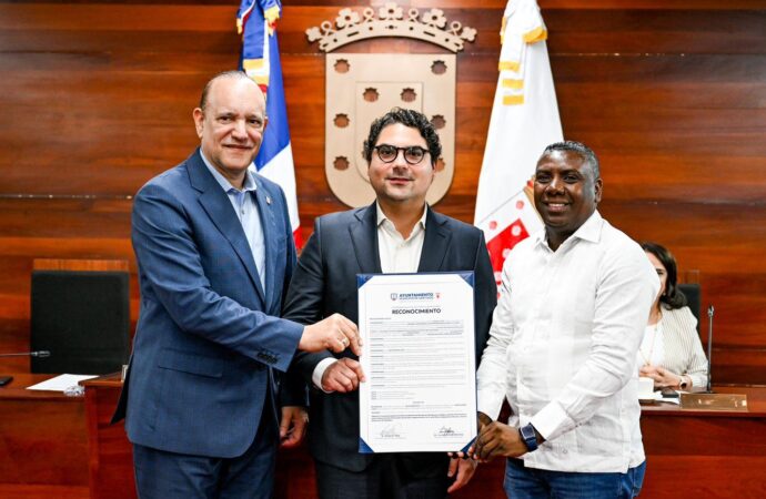 Concejo de Regidores de Santiago declara Hijo Adoptivo a Hostos Rizik Lugo