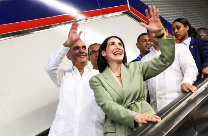 Presidente Abinader pone en marcha Línea 2C del Metro de Santo Domingo