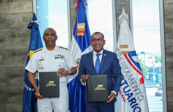 Departamento Aeroportuario y Armada Dominicana fortalecen cooperación para proteger actividades aeroportuarias ante situaciones de riesgo