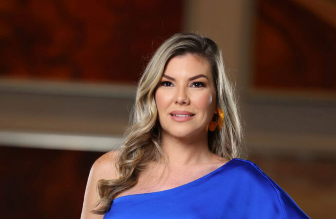 Laura de la Nuez se integra al programa radial “No se diga más”