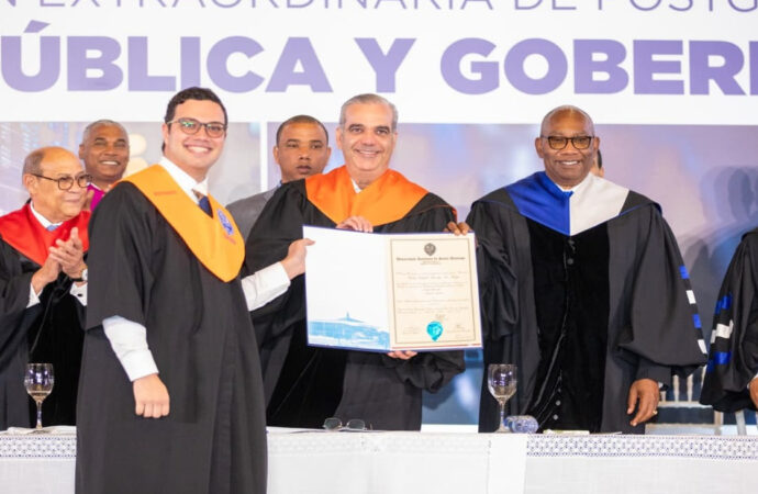 Presidente Luis Abinader encabeza histórica graduación de 199 servidores públicos y fortalece la profesionalización del Estado
