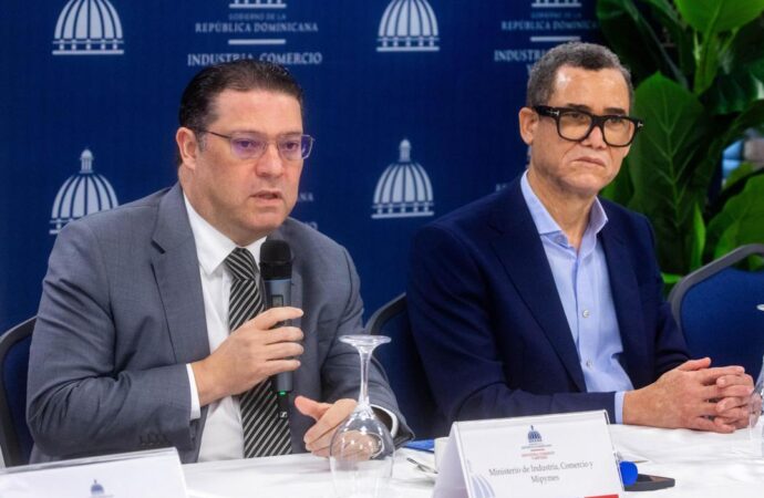 Yayo Sanz Lovatón anuncia ofensiva nacional contra el comercio ilícito