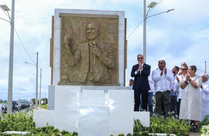 Presidente Abinader encabeza renombramiento de avenida Ecológica como José Francisco Peña Gómez 