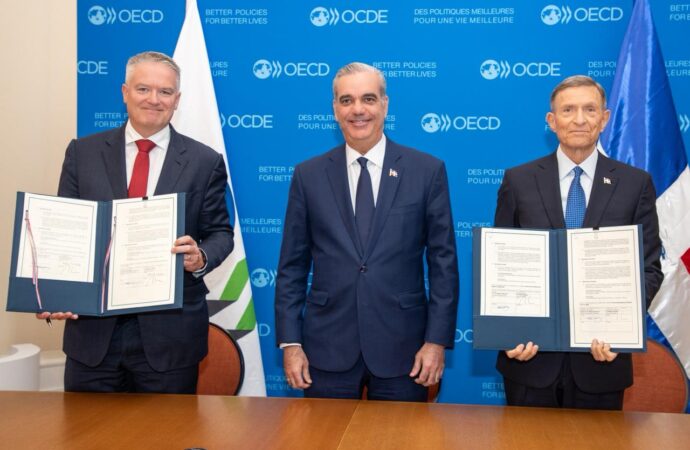 La República Dominicana formaliza acercamiento a la OCDE con firma de memorando de entendimiento
