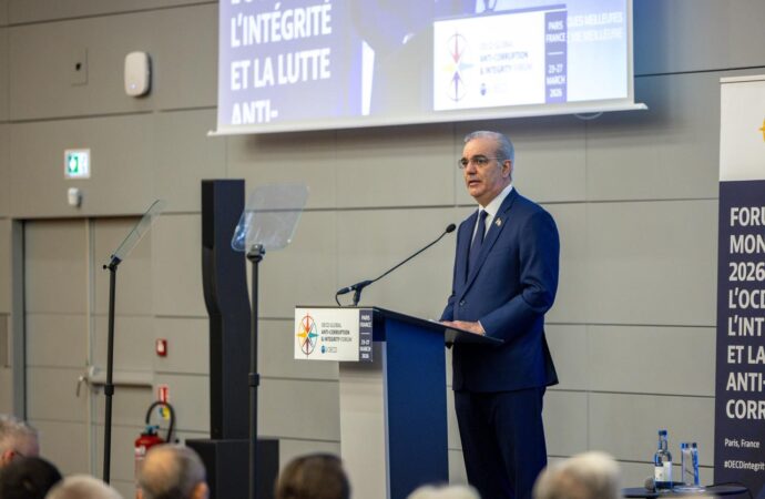 Presidente Abinader reafirma la integridad como eje estratégico del Estado en Foro Global Anticorrupción en París