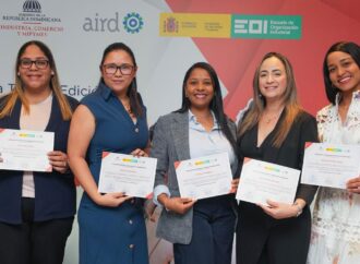 Gobierno y sector privado impulsan liderazgo femenino en la industria dominicana