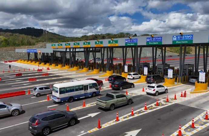 Flujo vehicular por peajes en Semana Santa sube casi 40% y supera los 724 mil vehículos entre miércoles y jueves