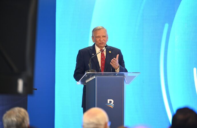 Leonardo Aguilera reafirma compromiso de Banreservas con la ética y la transparencia