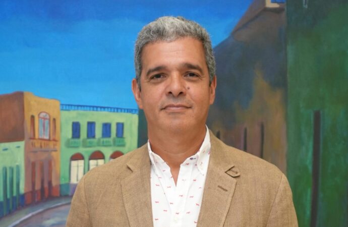 Avicultores garantizan abastecimiento y estabilidad de precios pese a crisis internacional