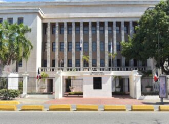 Ministerio de Educación suspende docencia en Puerto Plata por alerta roja y hace llamado a tomar medidas preventivas en zonas vulnerables