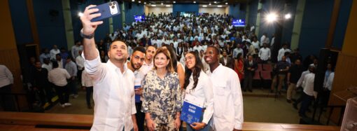 Raquel Peña encabeza entrega de 8,000 becas STEAM en Santiago y activa obras comunitarias