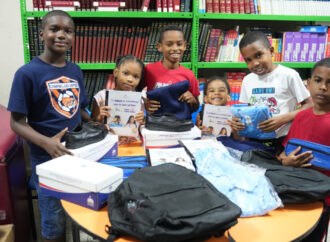 INABIE entrega útiles escolares a estudiantes afectados por lluvias