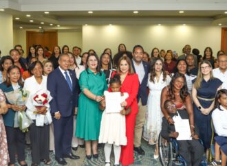 Supérate lidera alianza para graduar primer grupo de madres y padres en cuidados y apoyo a personas con discapacidad